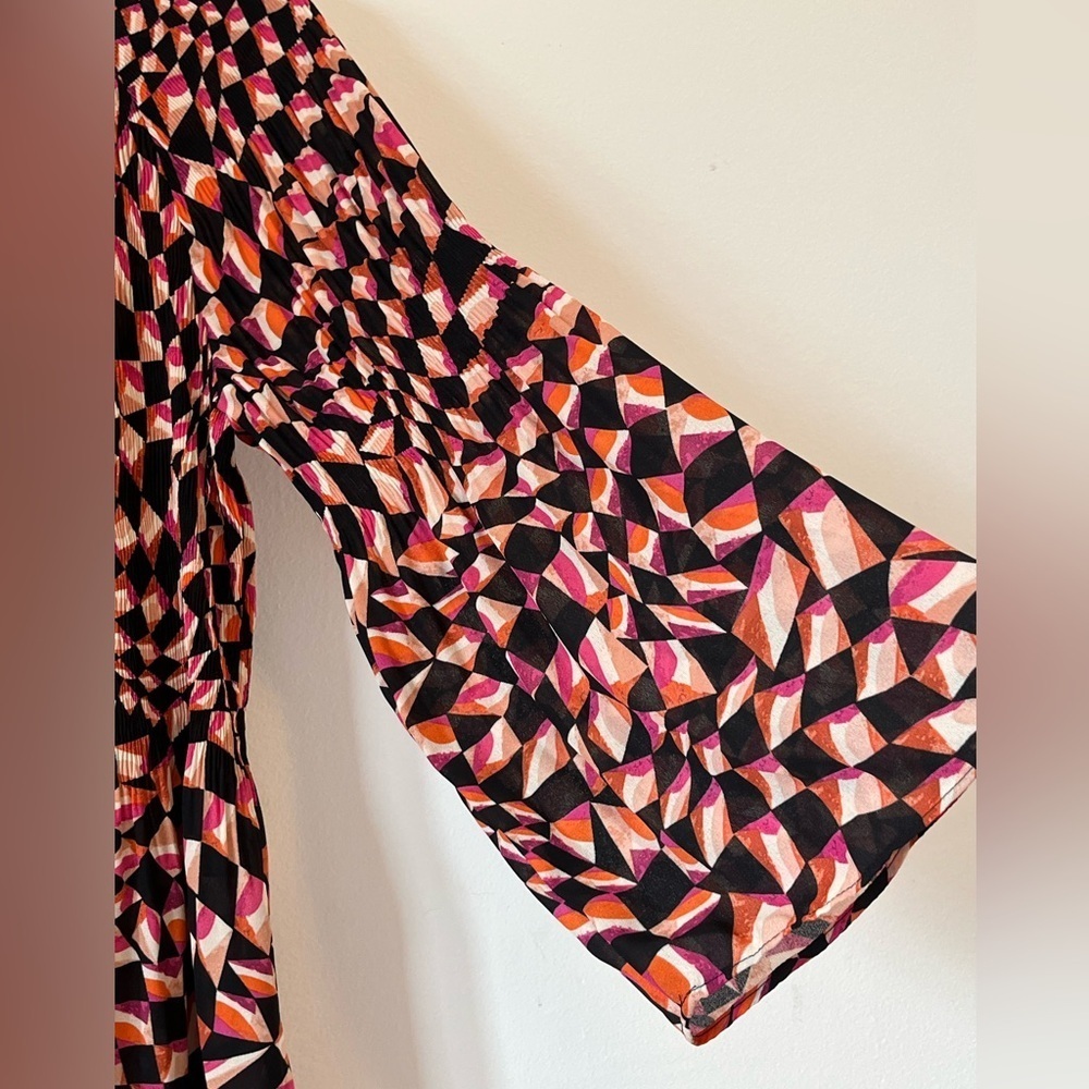 Ninety Clothing Co Geometric Boho Peplum Blouse M NWOT Retro Chic Pink Black - Picture 6 of 9